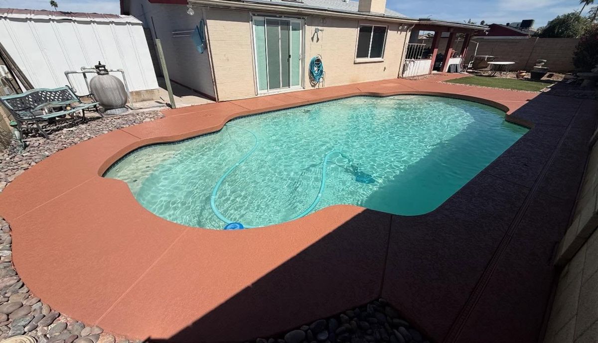 Same pool deck finished in terracotta